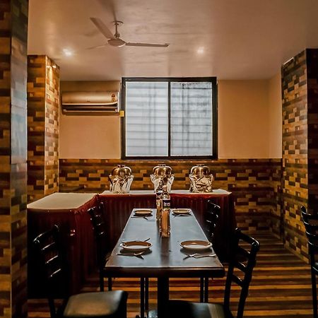 Hotel O Log Inn Plaza Near Eon It Park Poona Buitenkant foto