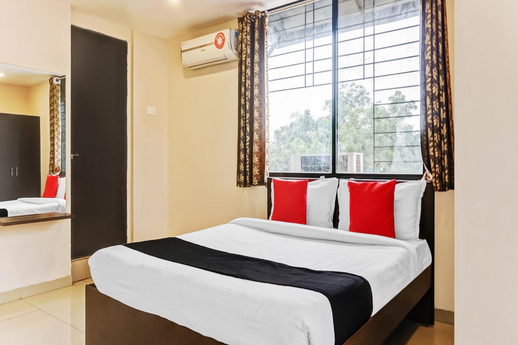 Hotel O Log Inn Plaza Near Eon It Park Poona Buitenkant foto