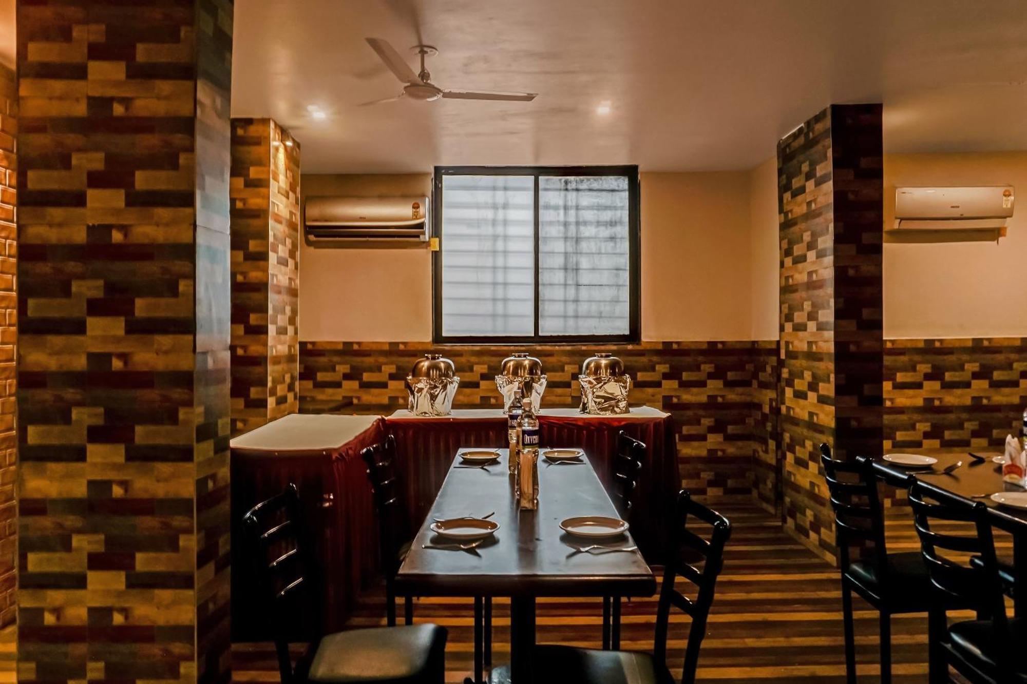 Hotel O Log Inn Plaza Near Eon It Park Poona Buitenkant foto