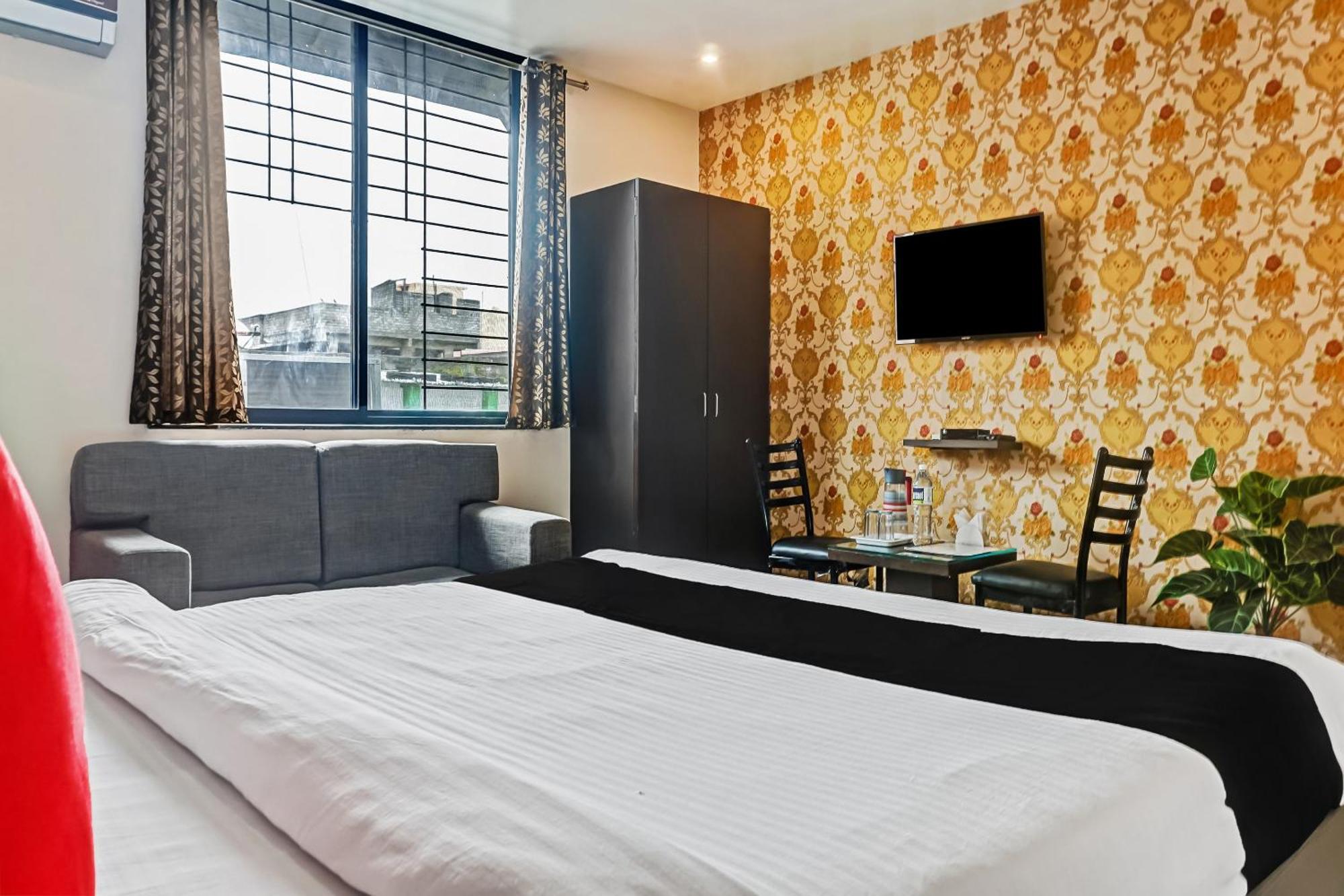 Hotel O Log Inn Plaza Near Eon It Park Poona Buitenkant foto