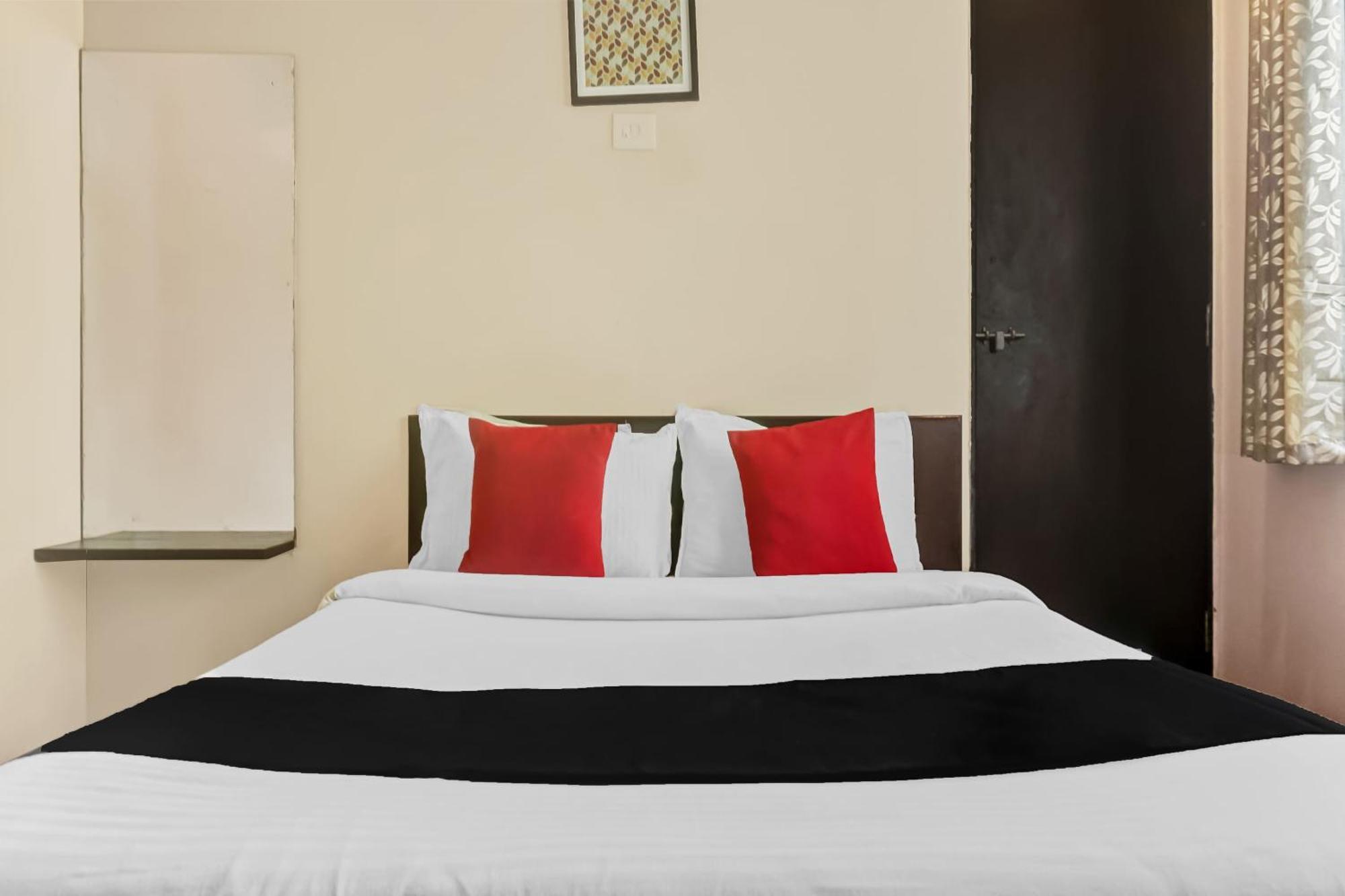 Hotel O Log Inn Plaza Near Eon It Park Poona Buitenkant foto