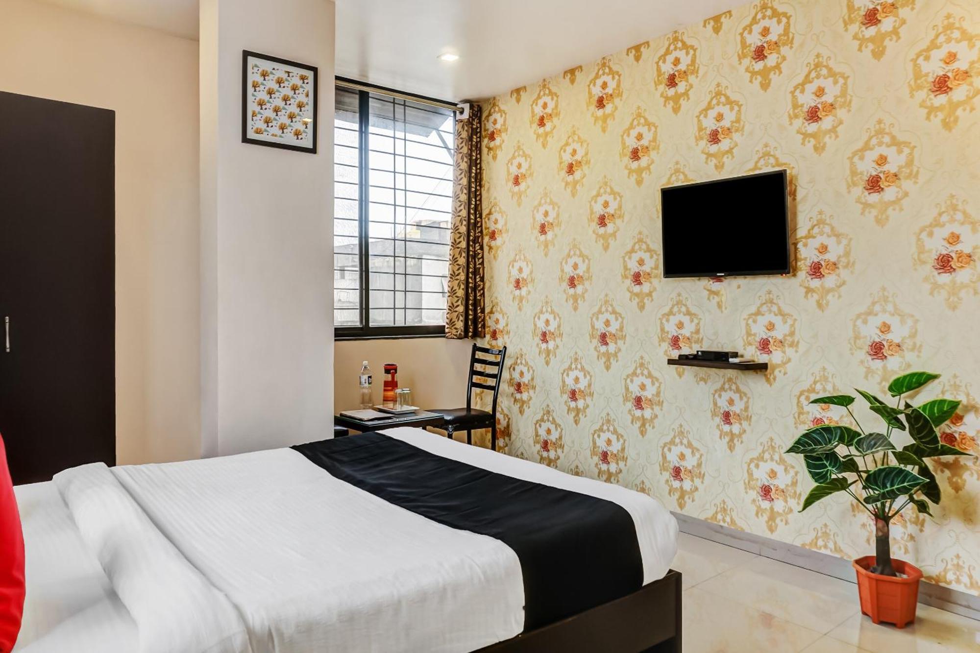 Hotel O Log Inn Plaza Near Eon It Park Poona Buitenkant foto
